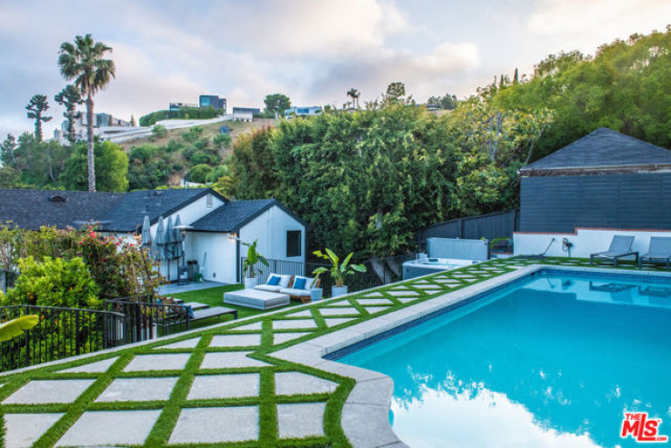 Residential Lease in Sunset Strip - Hollywood Hills West