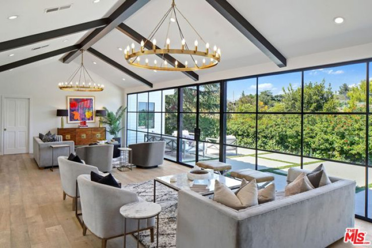 Residential Home in Bel Air - Holmby Hills