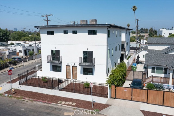 20 Bed Home for Sale in Los Angeles, California