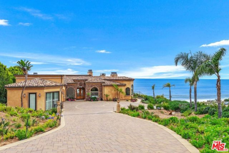 5 Bed Home to Rent in Malibu, California