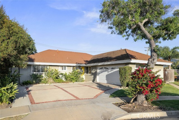 4 Bed Home for Sale in Costa Mesa, California