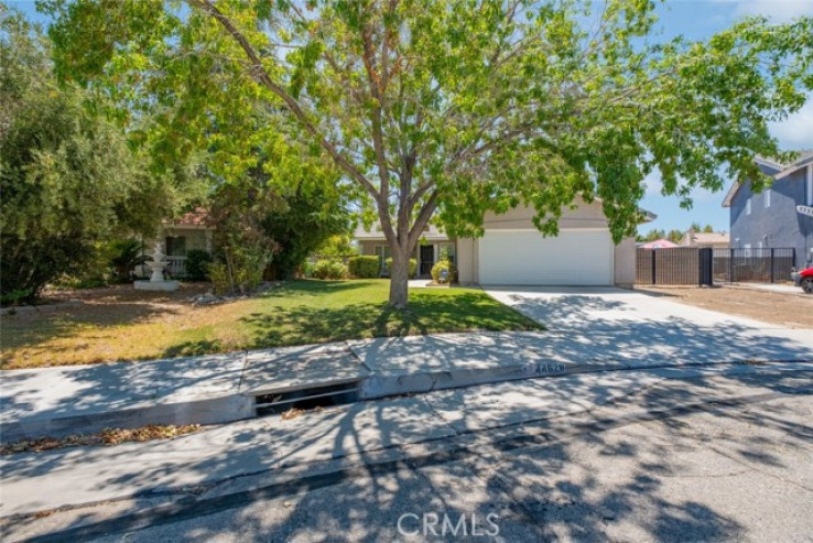 3 Bed Home to Rent in Lancaster, California