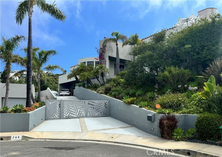 Residential Home in Laguna Village