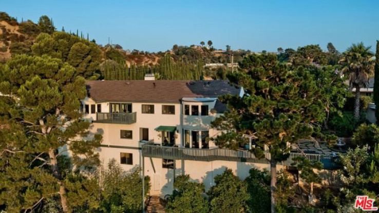 4 Bed Home for Sale in Beverly Hills, California