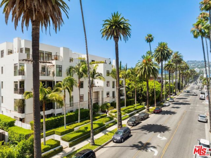 Residential Home in Beverly Hills