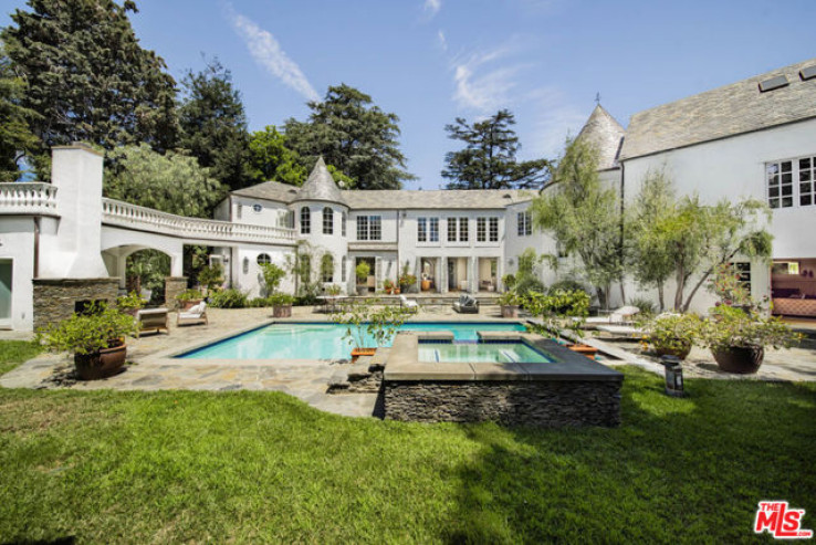 6 Bed Home for Sale in Los Angeles, California