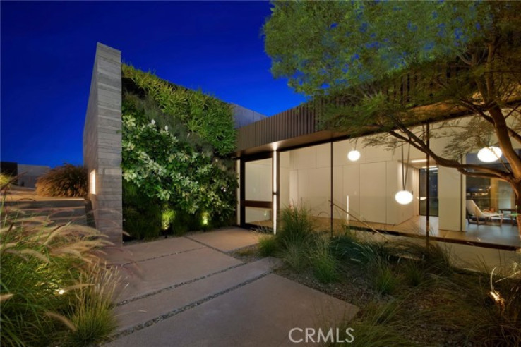 Residential Home in Laguna Village