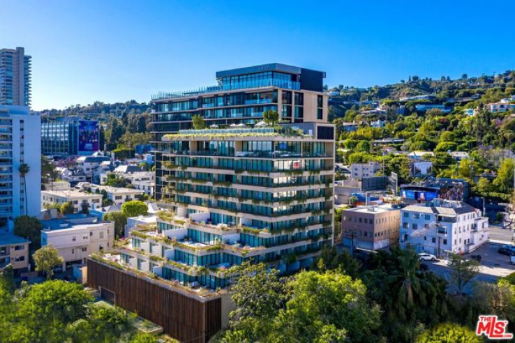 Residential Lease in West Hollywood Vicinity