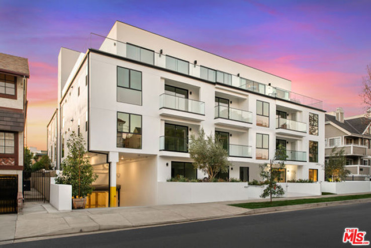 Residential Home in West Hollywood Vicinity