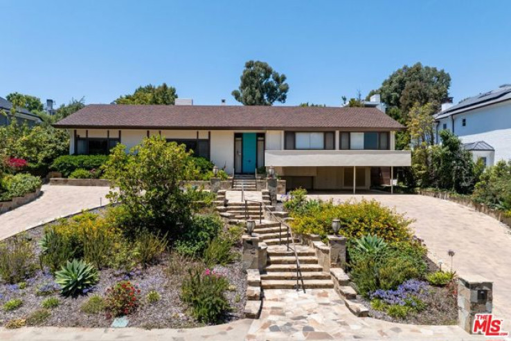 Residential Home in Pacific Palisades