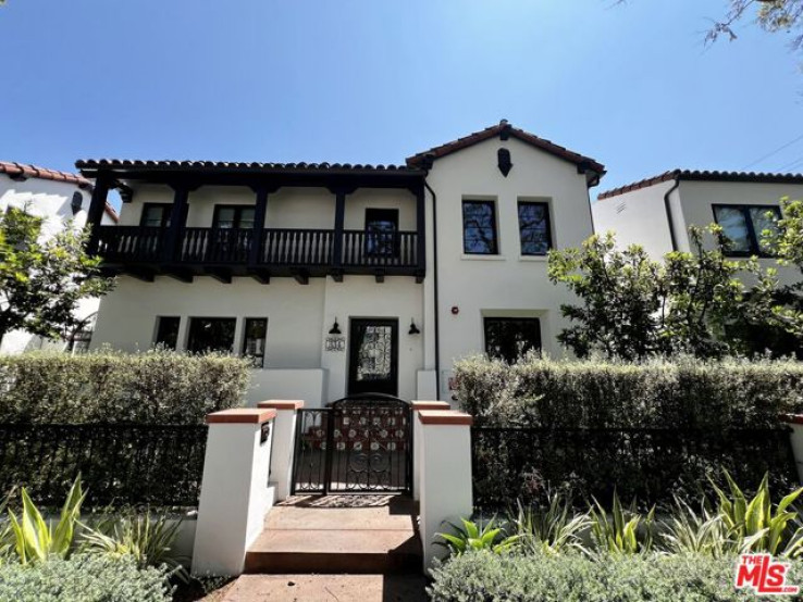 2 Bed Home to Rent in Beverly Hills, California