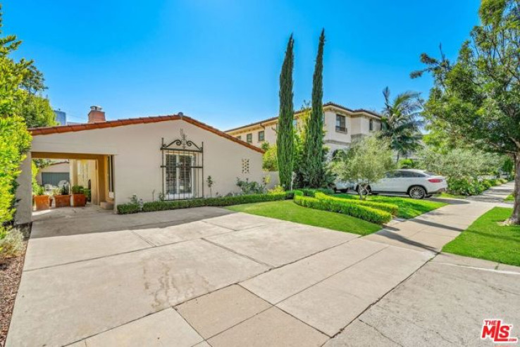 3 Bed Home to Rent in Beverly Hills, California