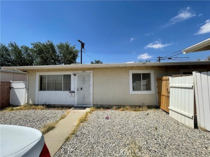 3 Bed Home to Rent in Lancaster, California