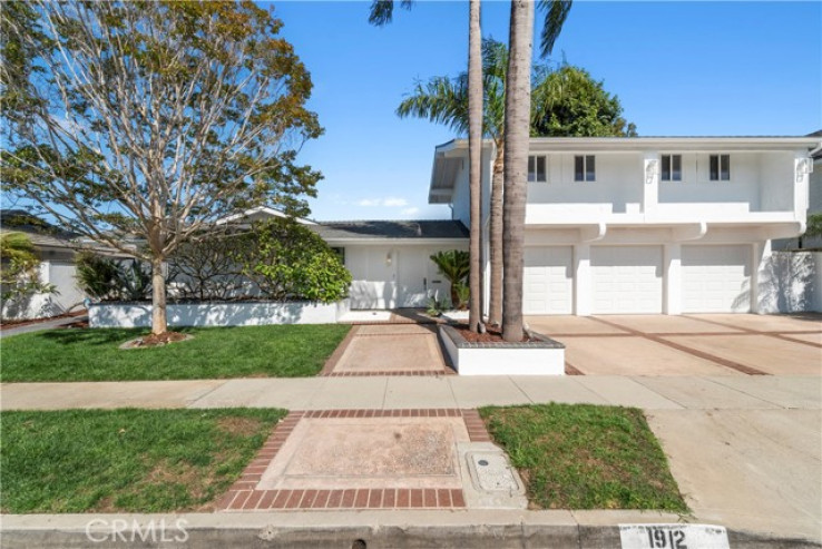 5 Bed Home for Sale in Newport Beach, California