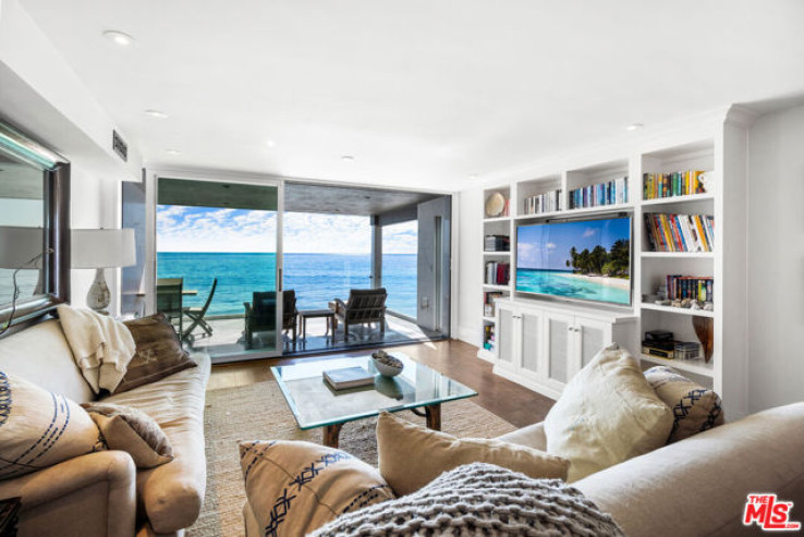 Residential Home in Malibu Beach