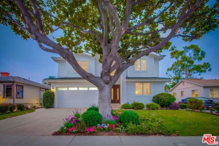 5 Bed Home for Sale in Los Angeles, California