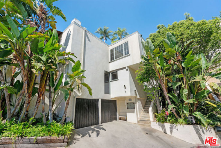 Residential Home in Beverly Hills Post Office