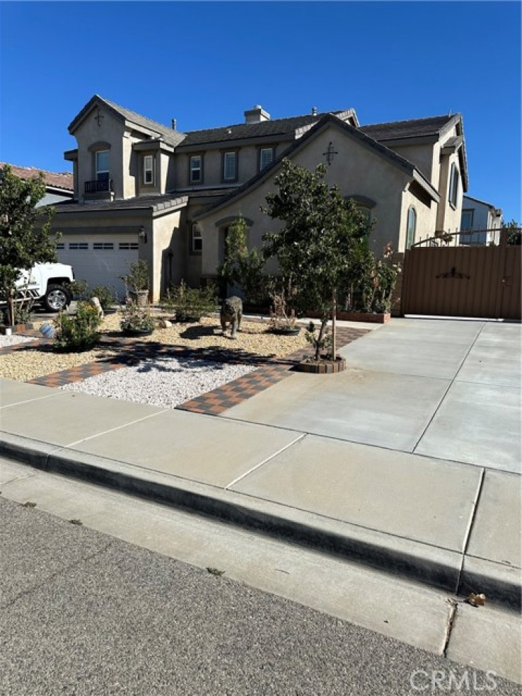 4 Bed Home to Rent in Palmdale, California