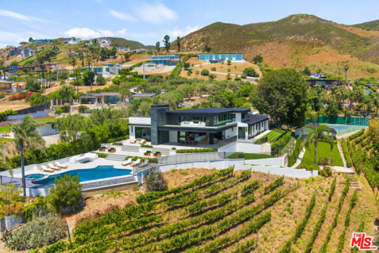 7 Bed Home for Sale in Malibu, California