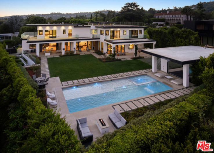 Residential Home in Beverly Hills