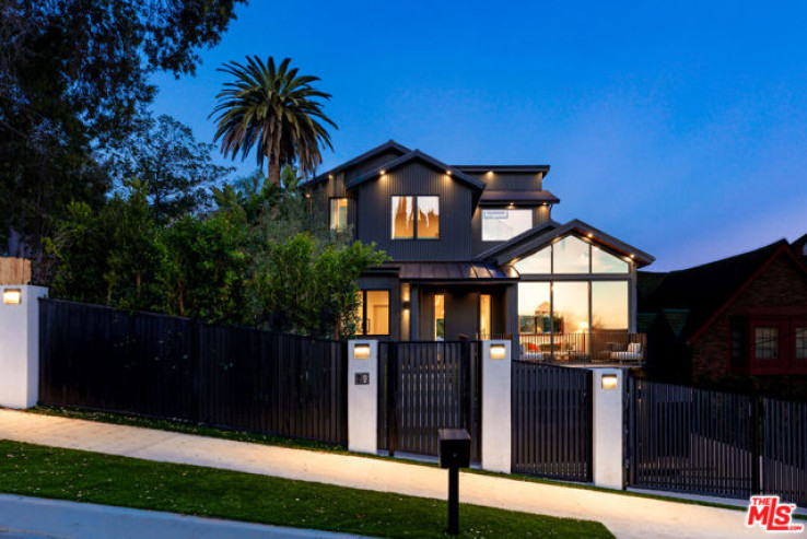 Residential Home in Sunset Strip - Hollywood Hills West