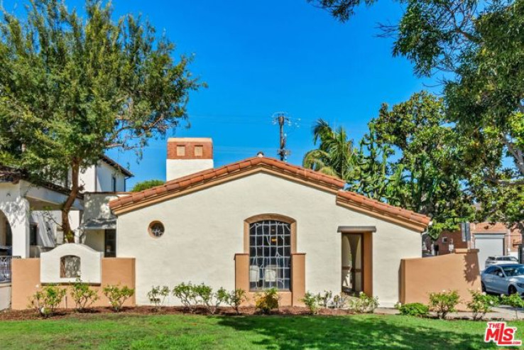 Residential Home in Beverly Hills