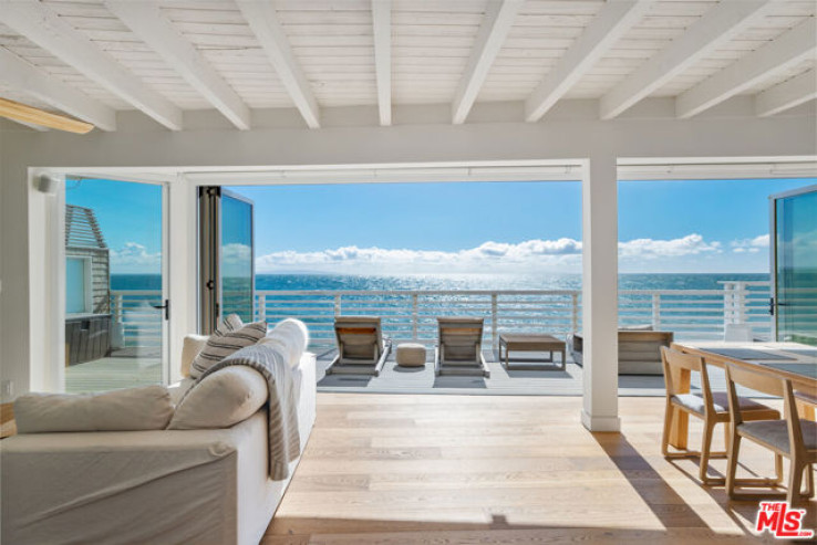 Residential Home in Malibu Beach