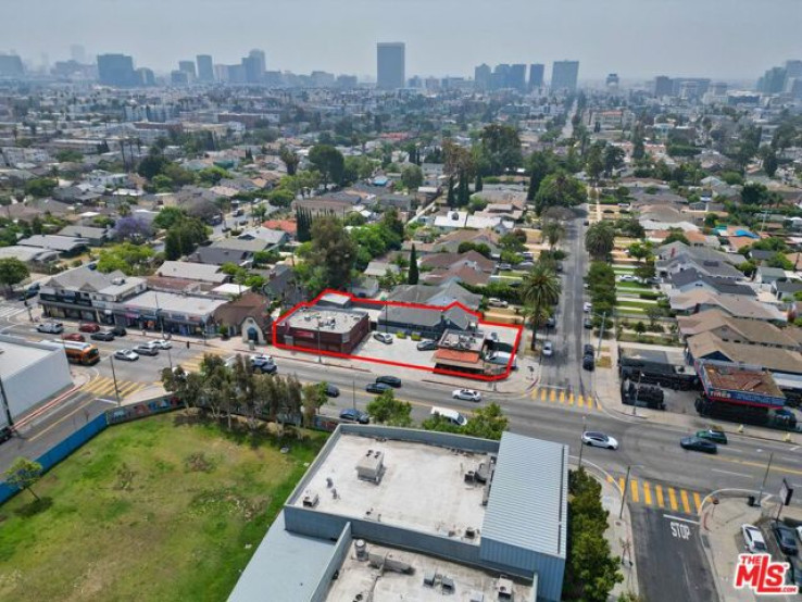 Commercial Sale in Mid-Wilshire