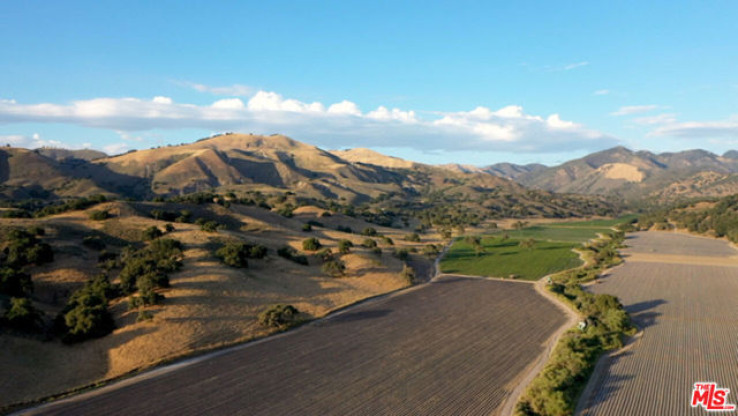 Land in Los Olivos