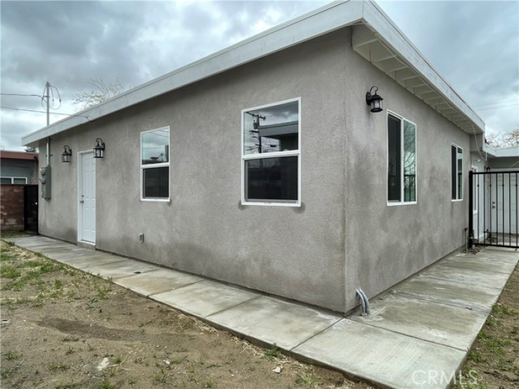 2 Bed Home to Rent in Lancaster, California