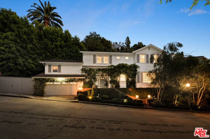 Residential Home in Beverly Hills Post Office