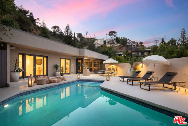 Residential Home in Sunset Strip - Hollywood Hills West