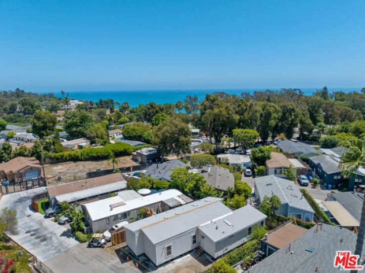 Residential Home in Malibu Beach