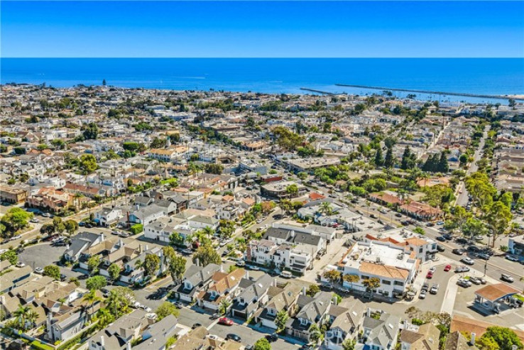 Residential Home in Corona Del Mar - Spyglass