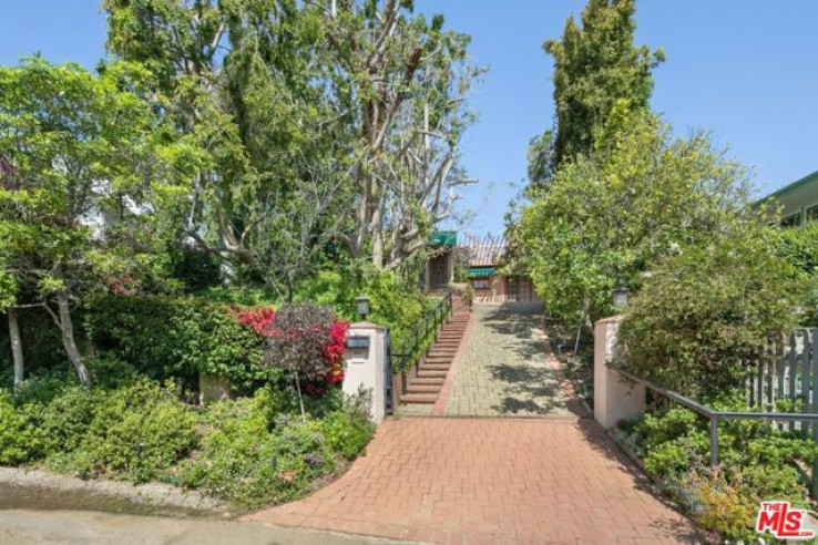 Residential Home in Pacific Palisades