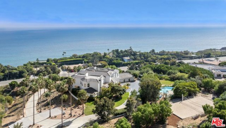 5 Bed Home for Sale in Malibu, California