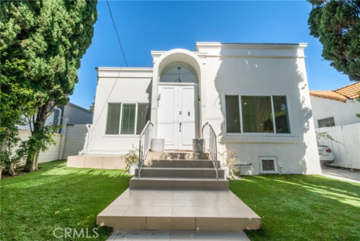 Residential Home in West Hollywood Vicinity