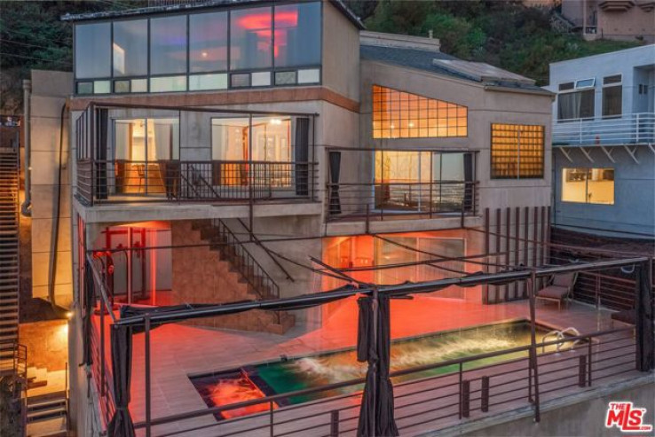 Residential Lease in Sunset Strip - Hollywood Hills West