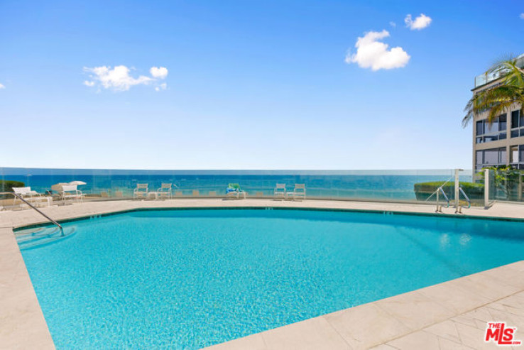 Residential Home in Malibu Beach