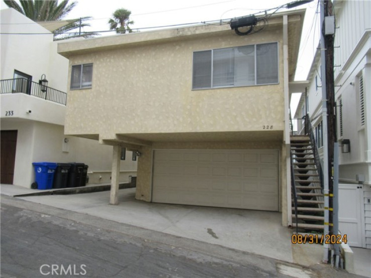 2 Bed Home to Rent in Manhattan Beach, California