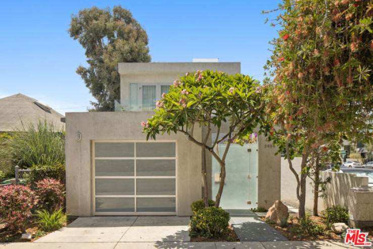 3 Bed Home for Sale in Santa Monica, California