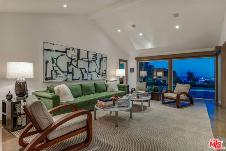 Residential Home in Sunset Strip - Hollywood Hills West