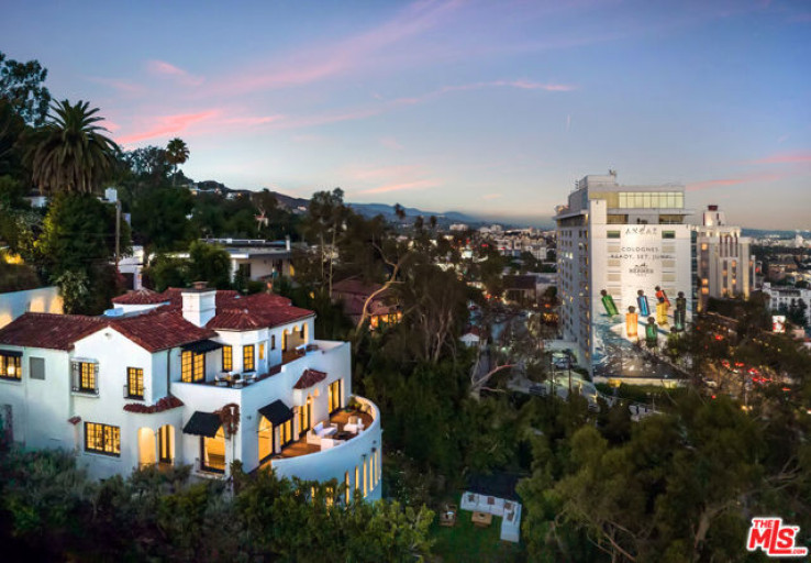 Residential Home in Sunset Strip - Hollywood Hills West