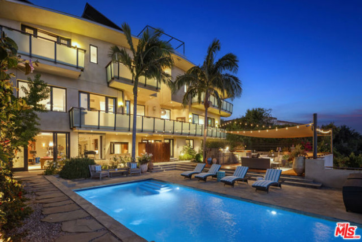 Residential Home in Pacific Palisades