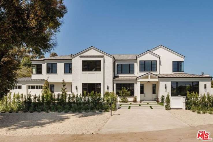 Residential Home in Pacific Palisades