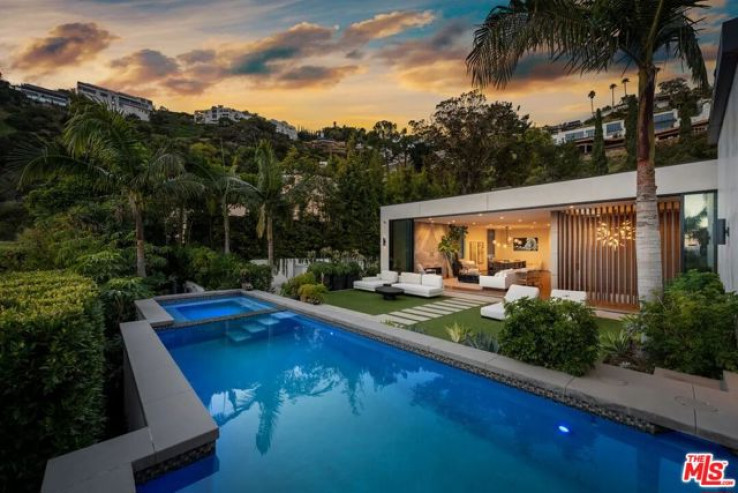 Residential Home in Sunset Strip - Hollywood Hills West