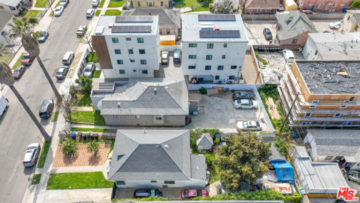 Residential Home in Los Angeles Southwest