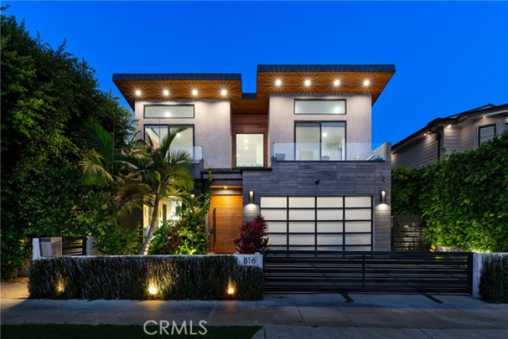 5 Bed Home for Sale in Los Angeles, California