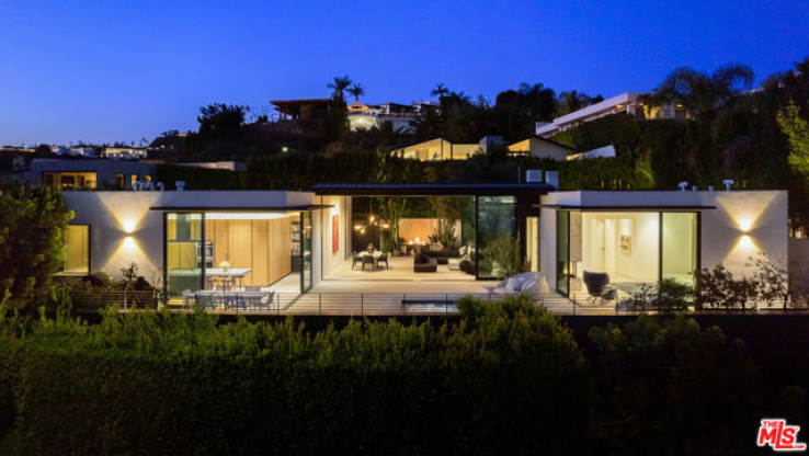 Residential Lease in Sunset Strip - Hollywood Hills West