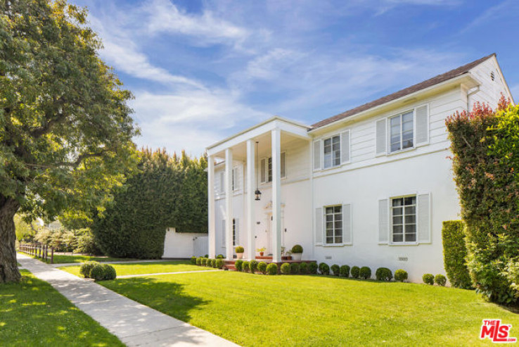 Residential Home in Beverlywood Vicinity